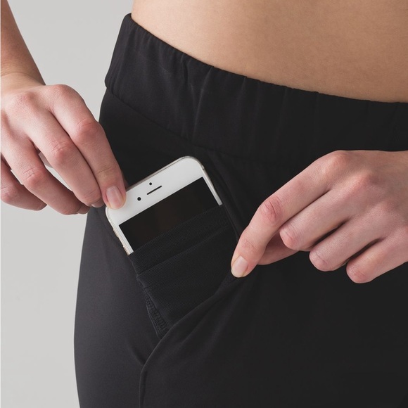 Lululemon On The Fly Pant *Woven 28" in Black Pants size 10 - Picture 3 of 16